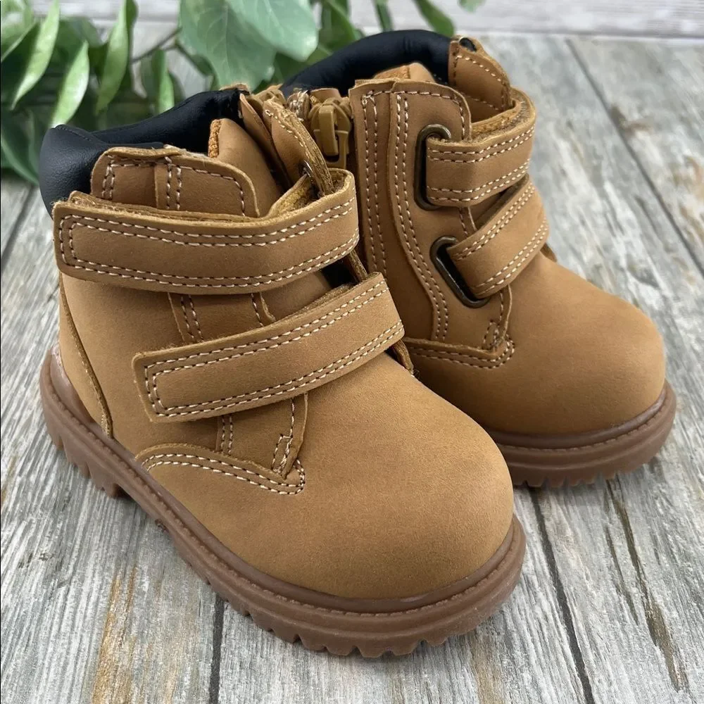 Baby Boys Tucker Boots Shoes Size 4
